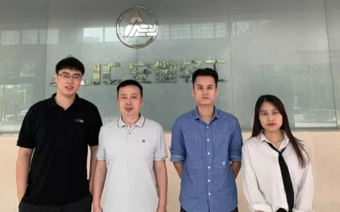 引爆英国站！转型跨境的国企新卖家，凭借它两月售出200万！